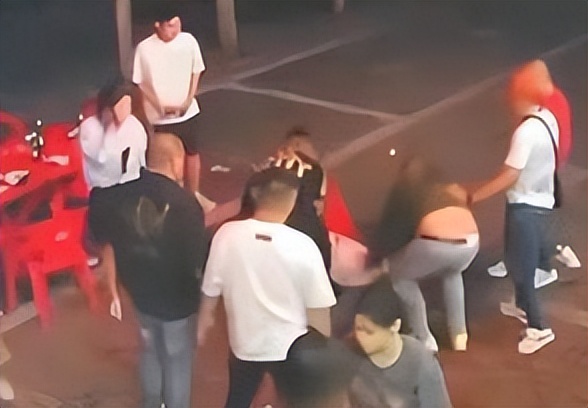 唐山烧烤店打人事件是否构成涉黑,唐山黑社会团伙烧烤店打人事件