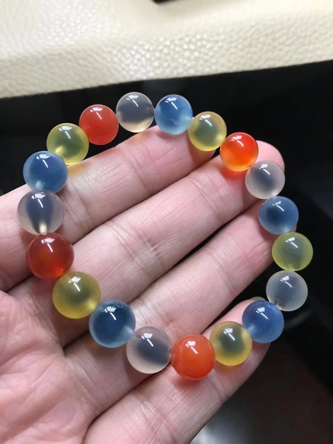 特别细的手链怎么戴,戴便宜表丢人吗