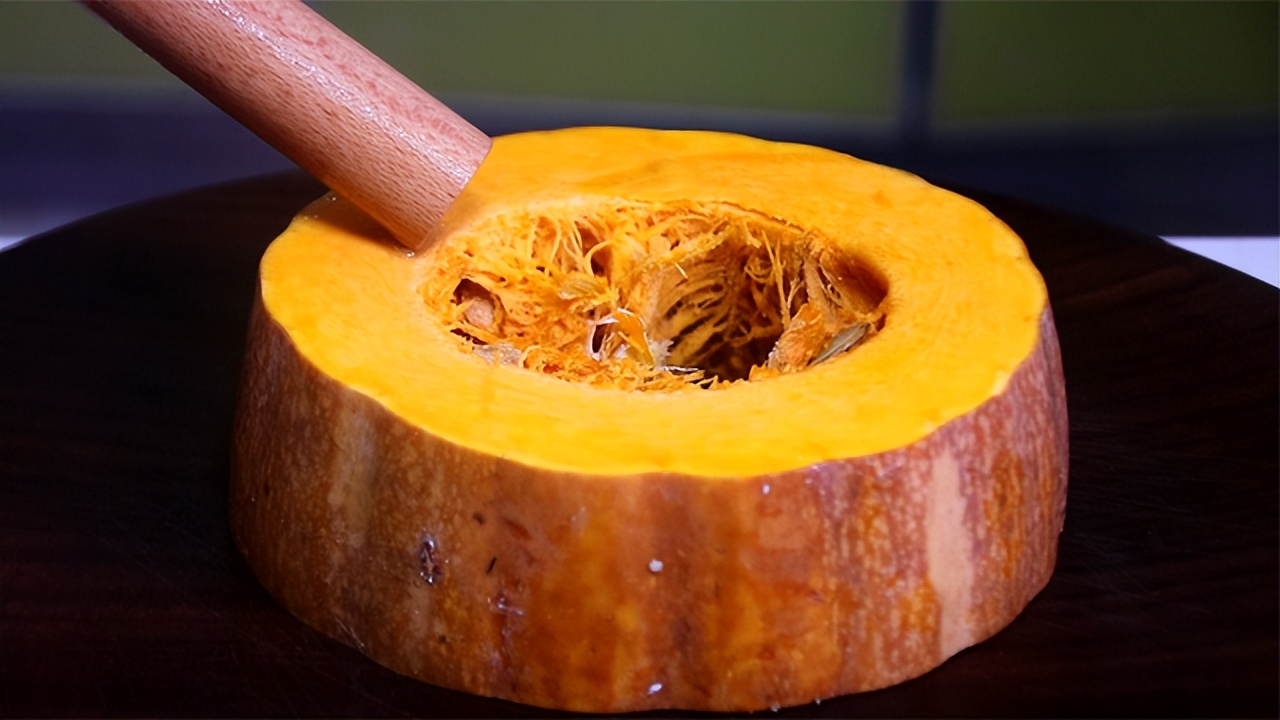 南瓜这样做香甜软糯大人孩子都爱,南瓜这样做孩子一次能吃3个