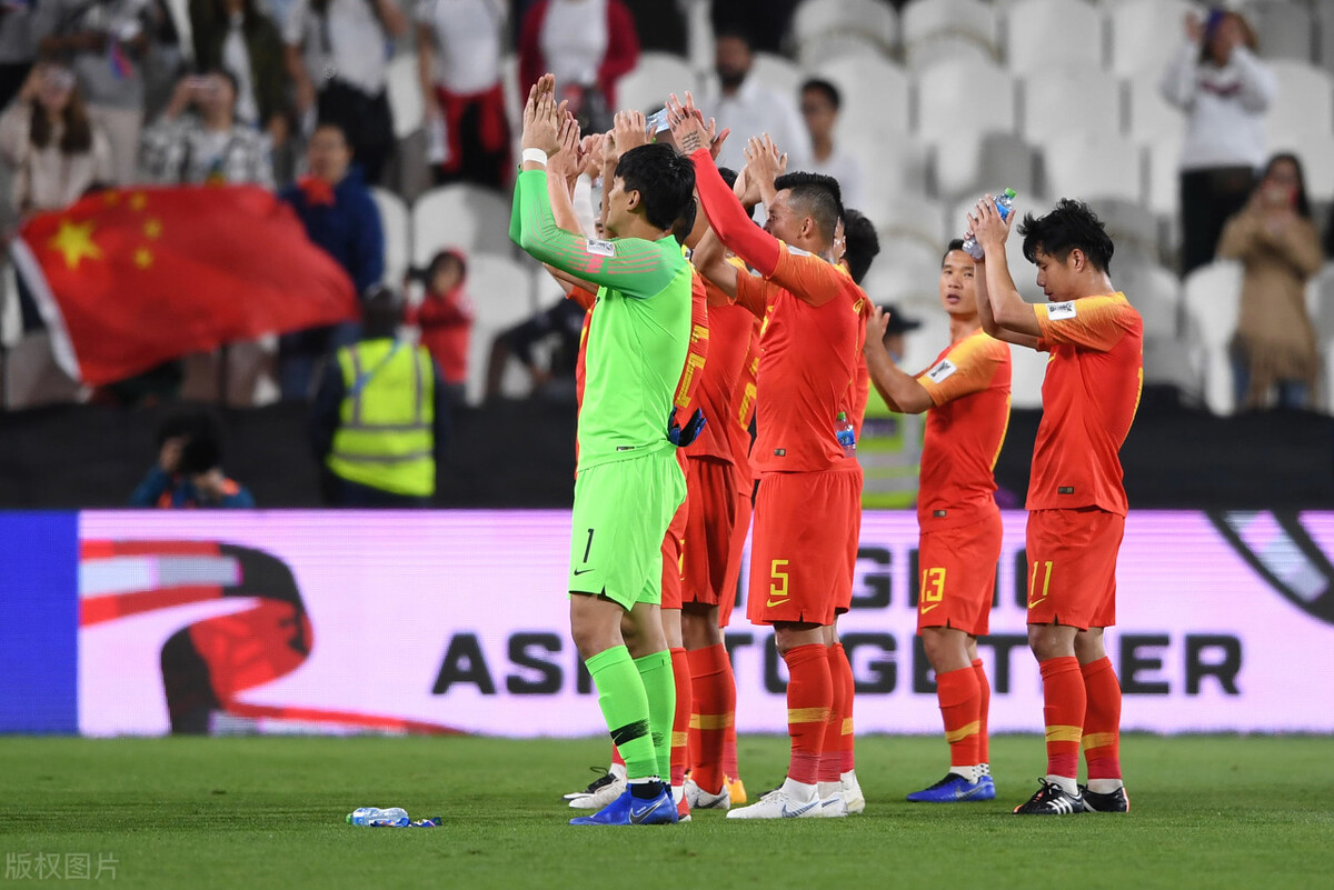 国足vs日本直播cctv5现场直播入口,国足战胜泰国欢呼
