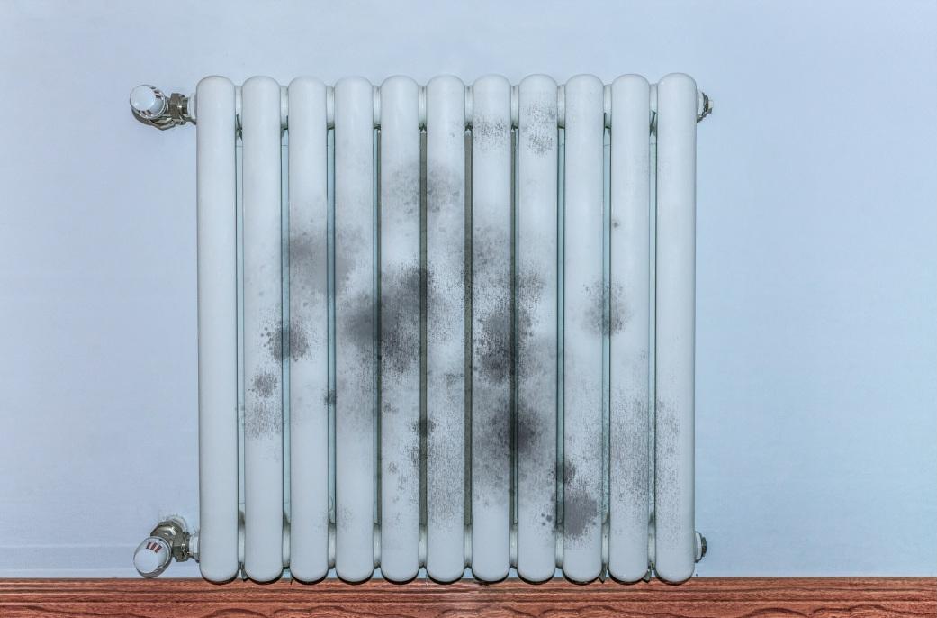 自采暖暖气片好还是地暖好,无水地暖和水暖对比