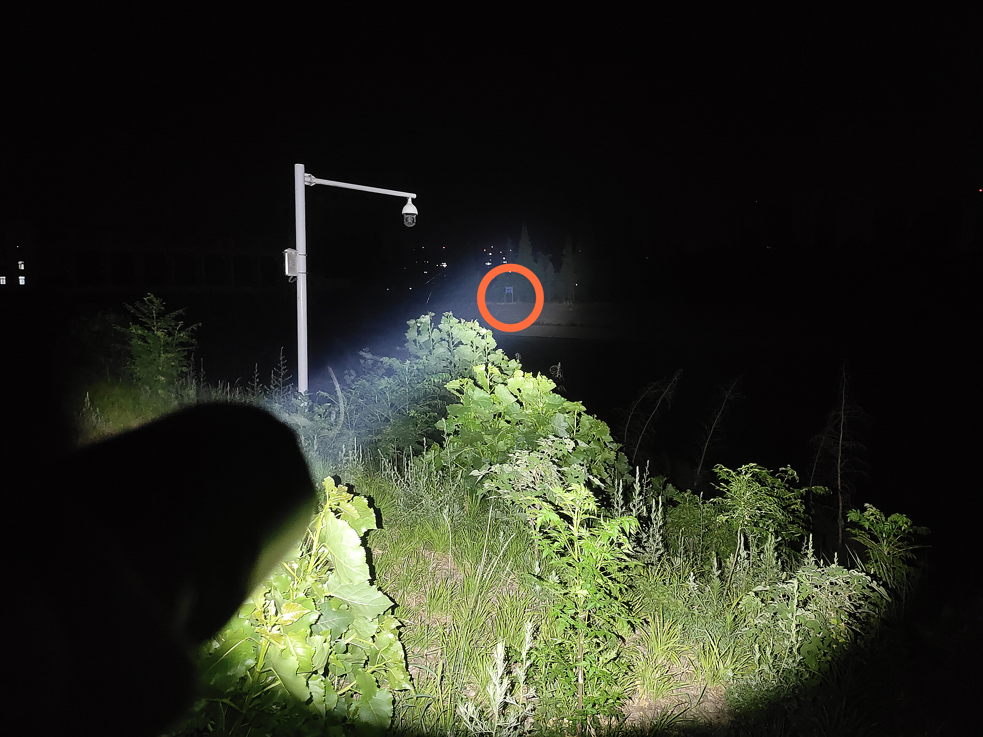 菲尼克斯fenixtk11tac手电速评,菲尼克斯tk75-2018手电评测