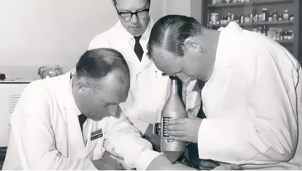 看着药店里的514种布洛芬，我沉默了