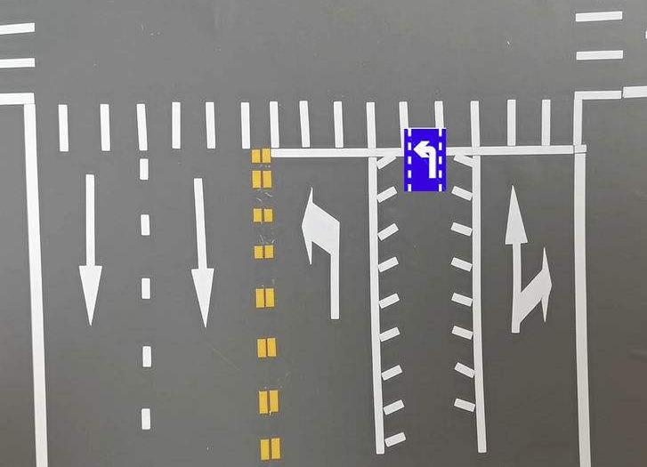 “锯齿车道”应该怎么走？新手司机力不从心，走错被扣了6分