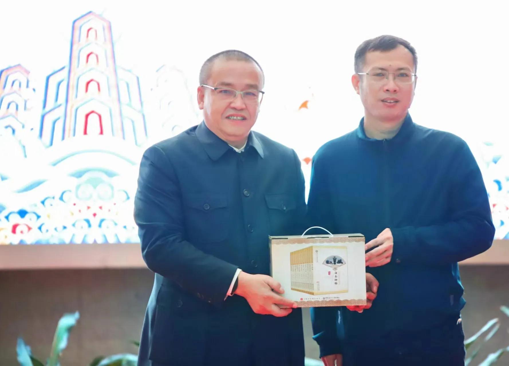 琼州文化大讲堂：蔡建东激情“说唱苏东坡”