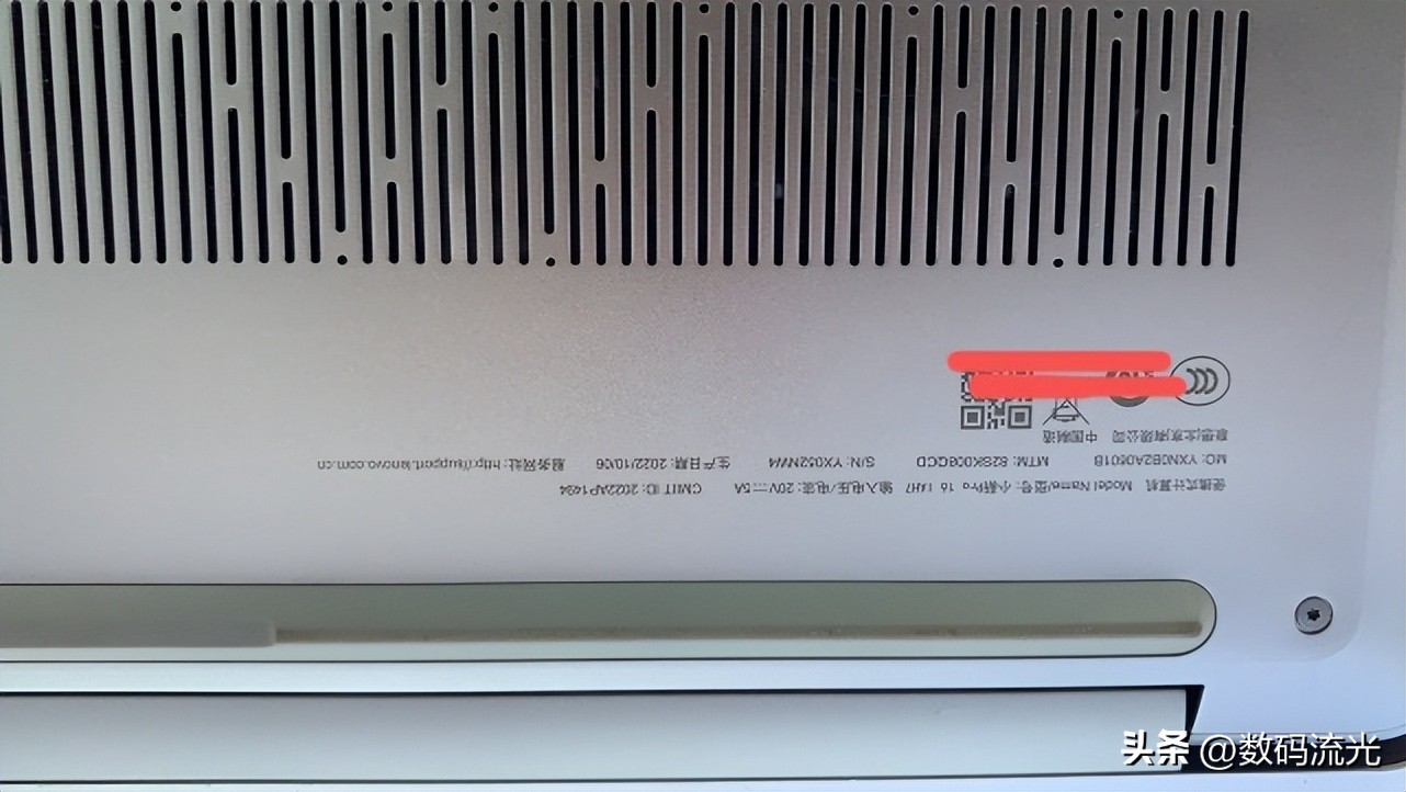 你们对得起父母吗？电脑才买几个月就卖了，这对学生情侣真会玩！