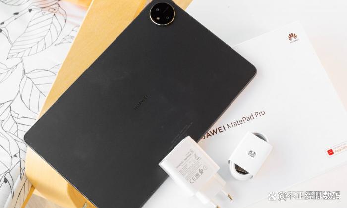 华为matepadpro13.2跟matepadpro12.6比较,华为matepadpro11性能款屏幕