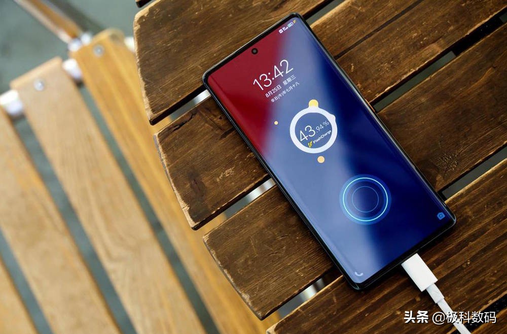 iqoo现在哪款手机值得入手,iqoo手机该怎么选