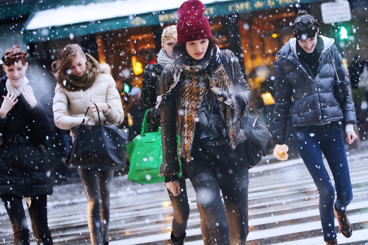 羽绒服便宜和贵的有什么区别 (几百元和几千的羽绒服有什么区别)