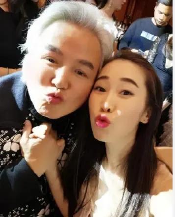 张庭夫妇代理商爆料公司产品卖213元但成本约15元！网叹暴利行业