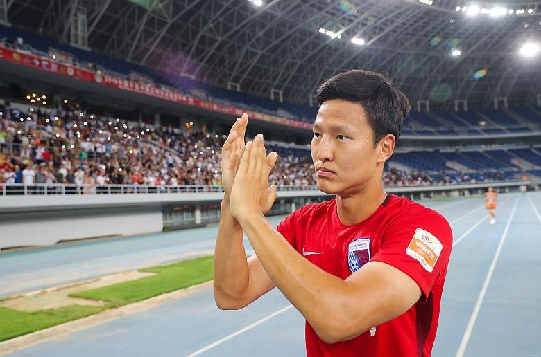 中超三消息：斯坦利将下课，艾克森晒国足训练服，三镇接触权敬源