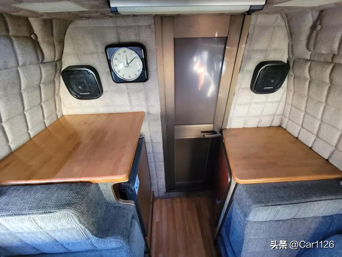 1988丰田HiAceCamper4x4