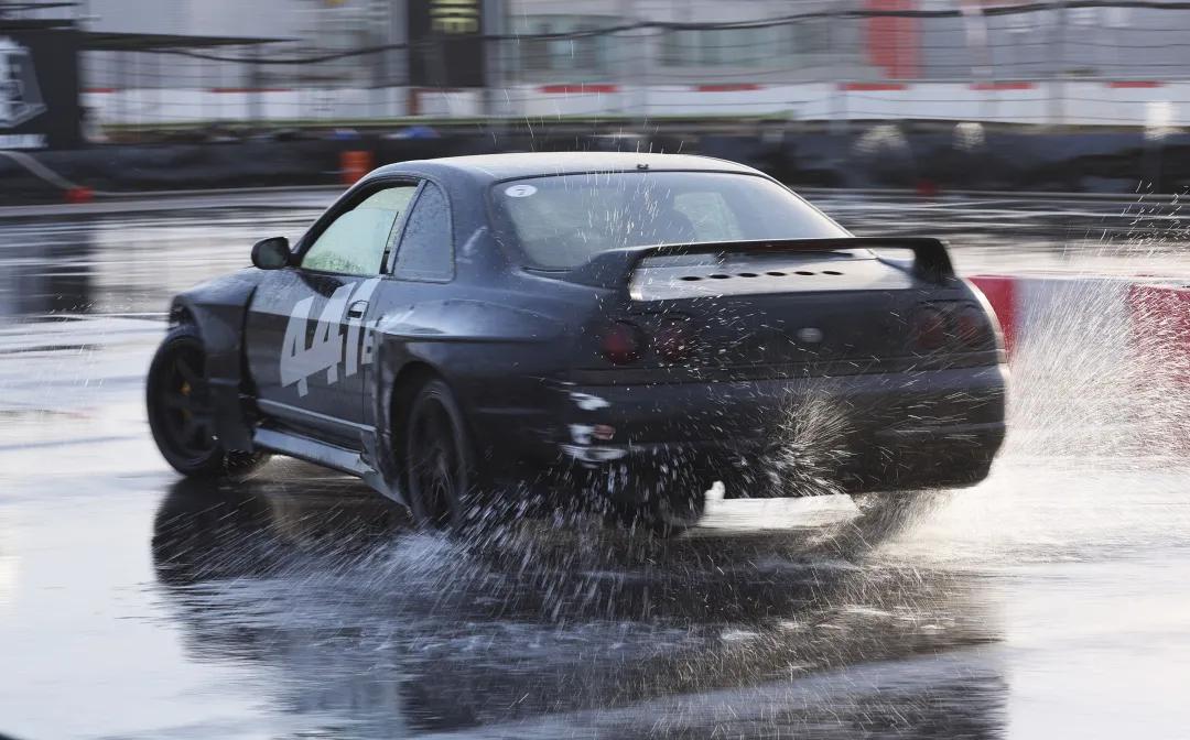 佳能eosr跟rp哪个好,佳能eosr3发布视频