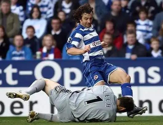 推动足球发展的人,足球球星职业生涯暮年的心酸时刻