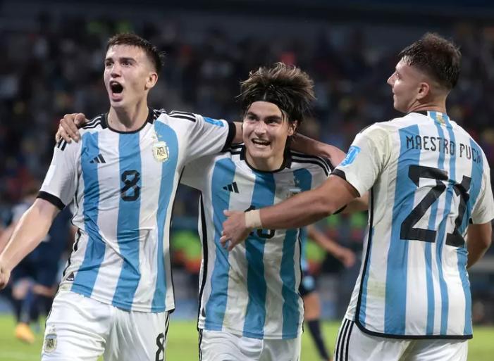 世界杯阿根廷恩佐比赛录像,阿根廷3-0玻利维亚恩佐集锦