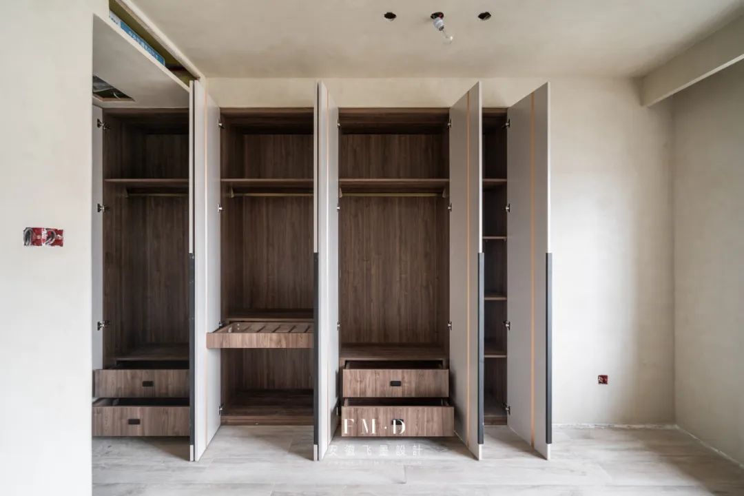 井井有条的收纳,小卧室收纳得井井有条温馨舒适