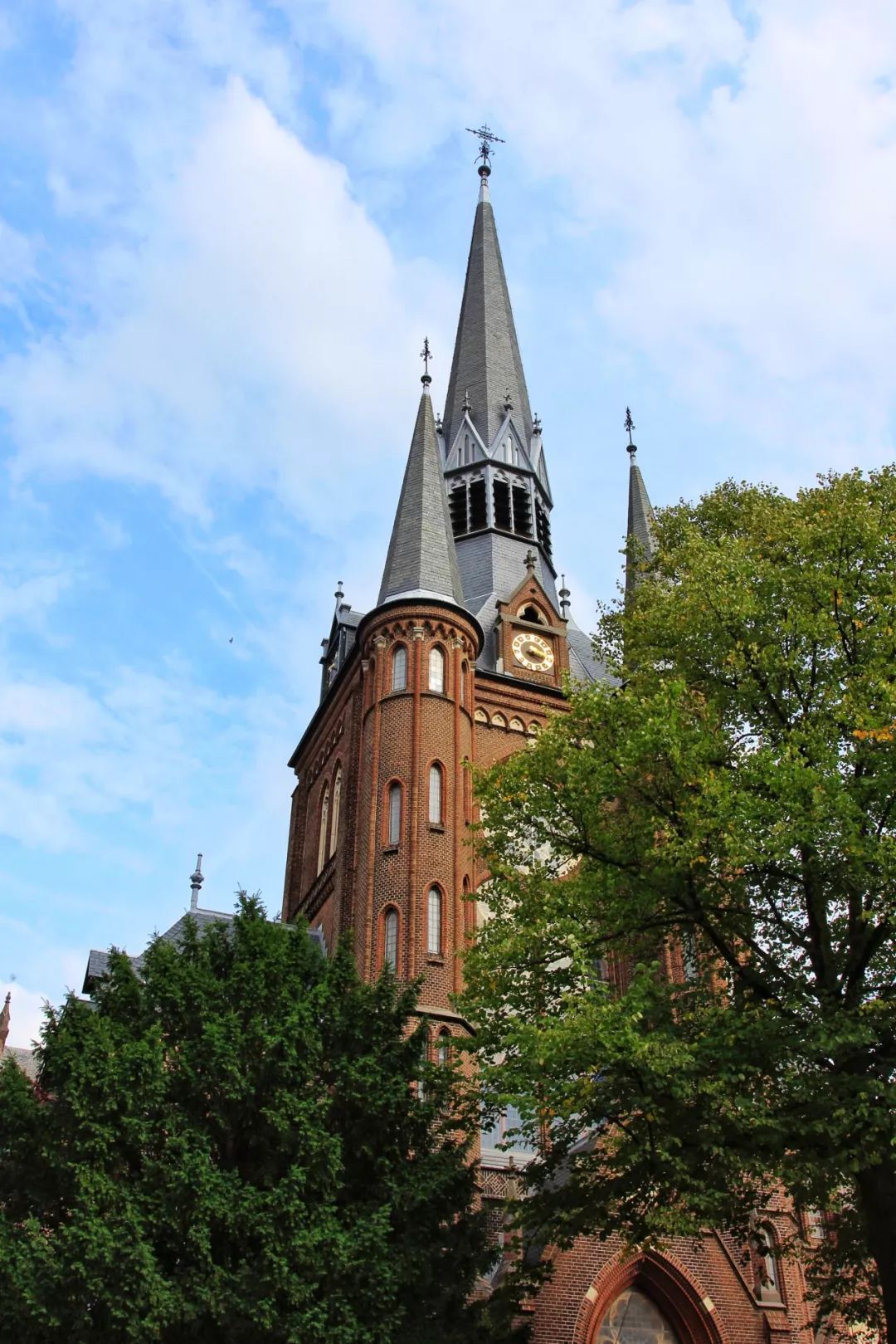 开车去欧洲第23集:在阿姆斯特丹*灯区红**,2名荷兰壮汉挑衅被我怼