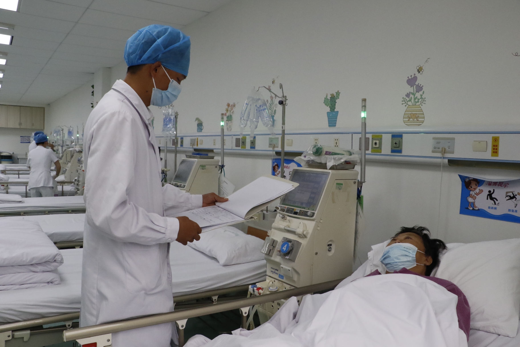 老人脚发黑发硬血栓截肢危险吗,糖尿病引起下肢坏死要截肢