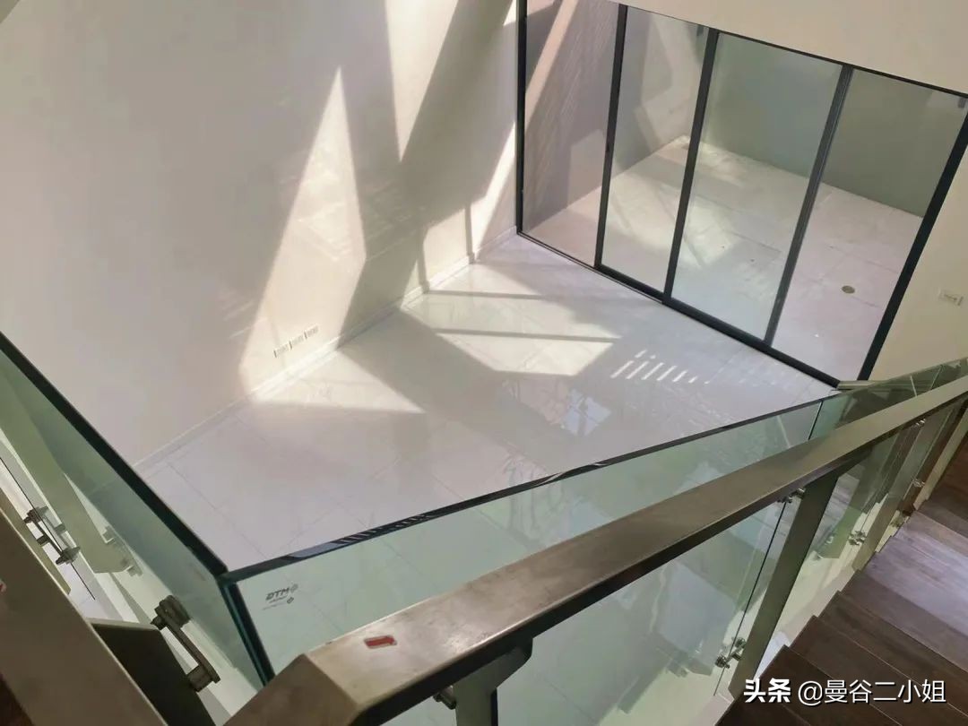 泰国自建豪华别墅,四川美女在泰国买房