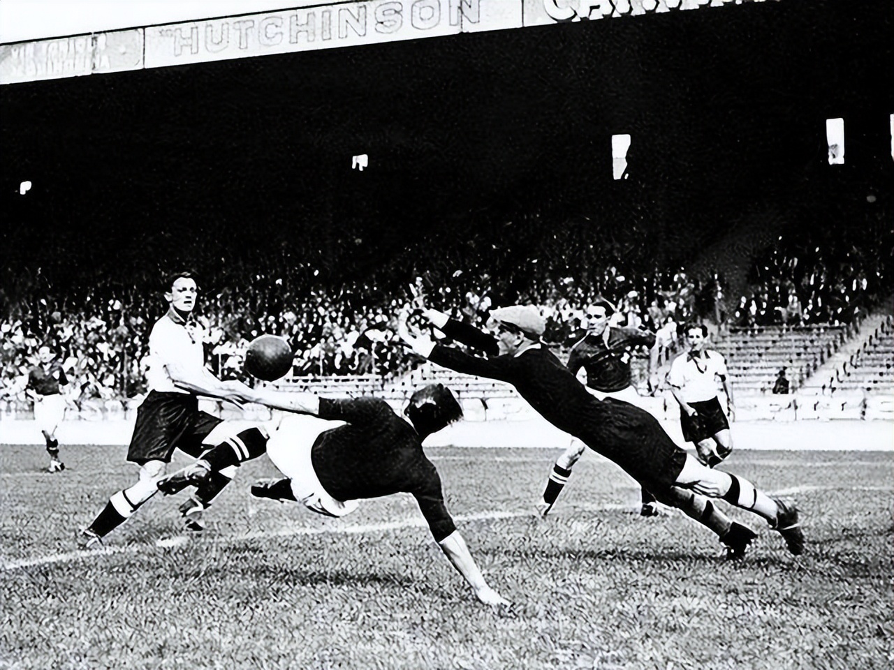 不夺冠枪毙,不赢球就枪毙