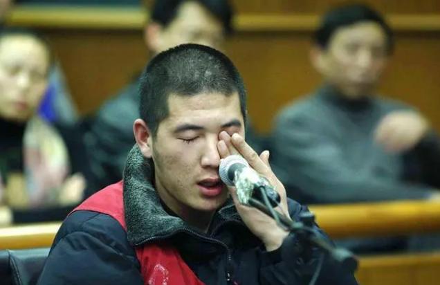 4名16岁男女火烧一女子*处私**，致其死亡，直言：我未成年，我怕啥