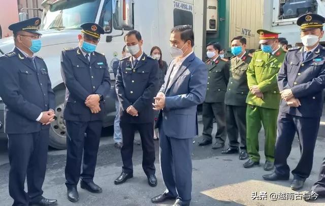 中国越南边境货车,中越边境越南货车