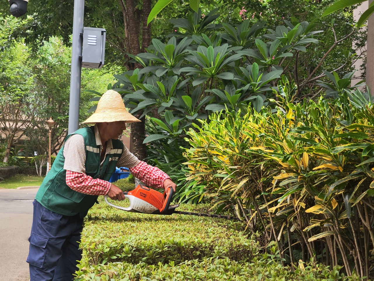 物业夯实党建基础提升服务水平,社区党建引领物业提升服务水平
