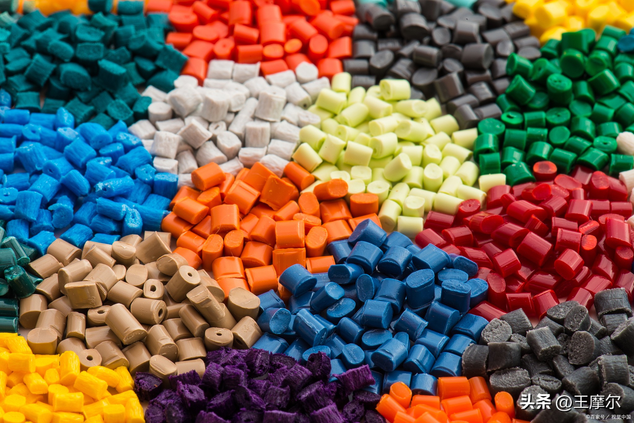 塑料基本组成,塑料的基本组成是什么有什么性质