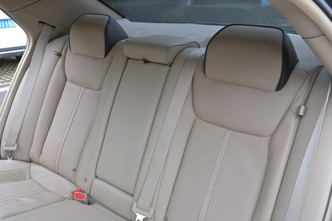 二手克莱斯勒300c1万块,13款克莱斯勒300c改装宾利