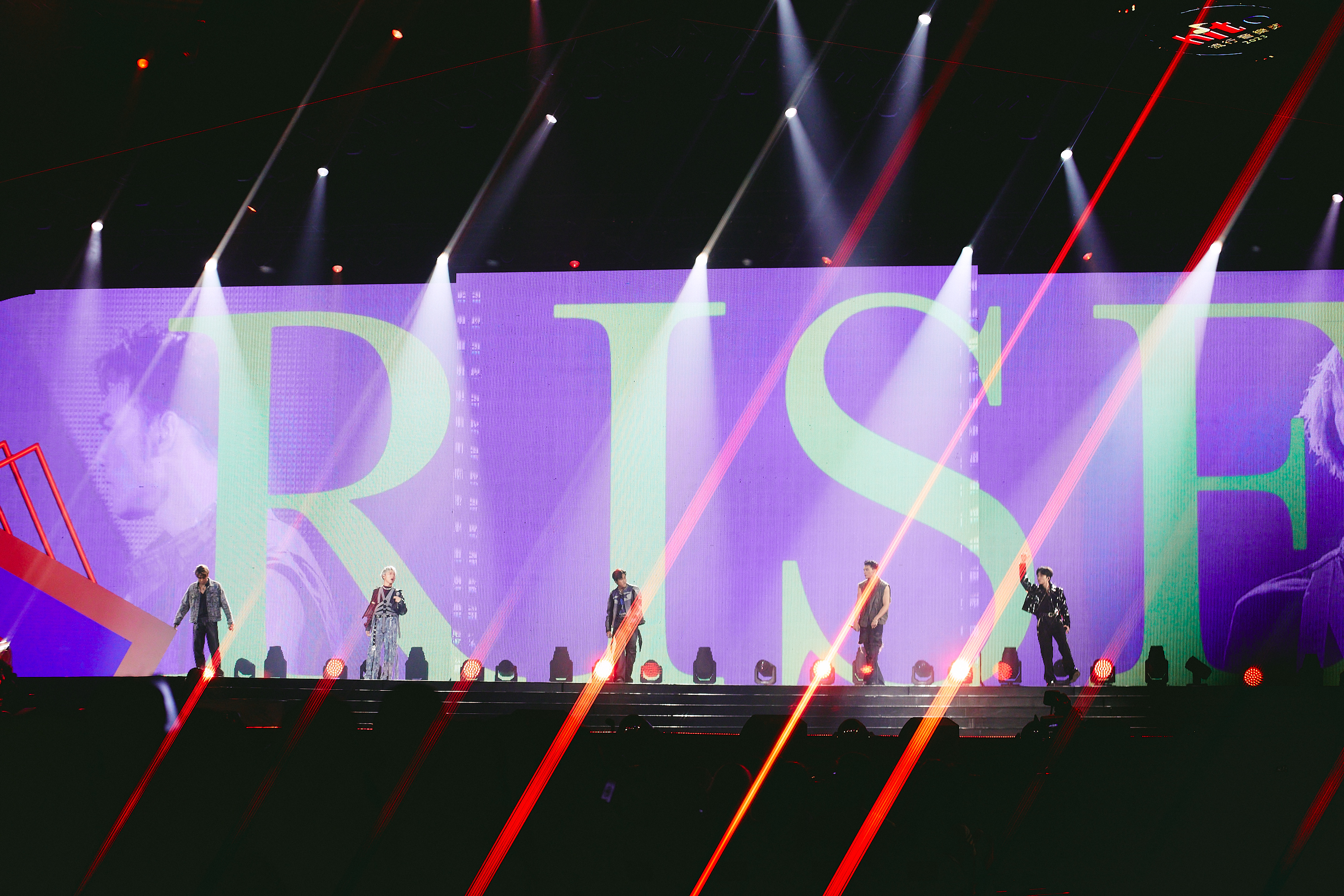 九泽CP抢先登小巨蛋高规格首唱新歌五坚情重磅预告新歌新团综