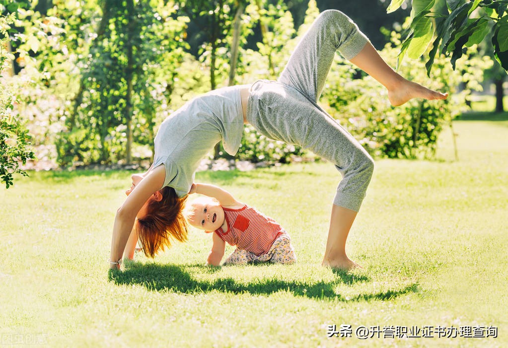 考一个瑜伽教练证需要多少钱,学两年瑜伽想做教练