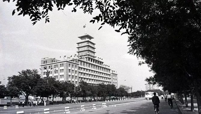 三十年前的北京现在的照片,40年前的北京还记得吗