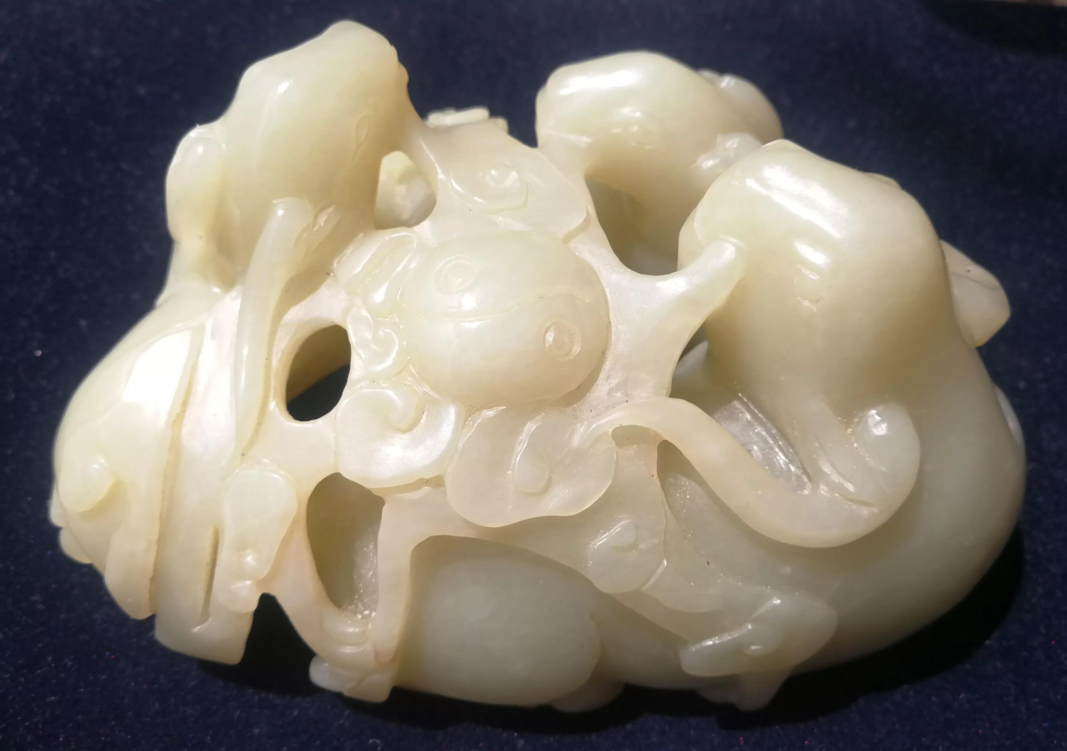 100斤的和田玉雕值多少钱,国宝和田玉雕