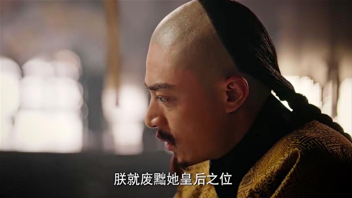 如懿剪掉她的画像焚烧,如懿死前把画剪了