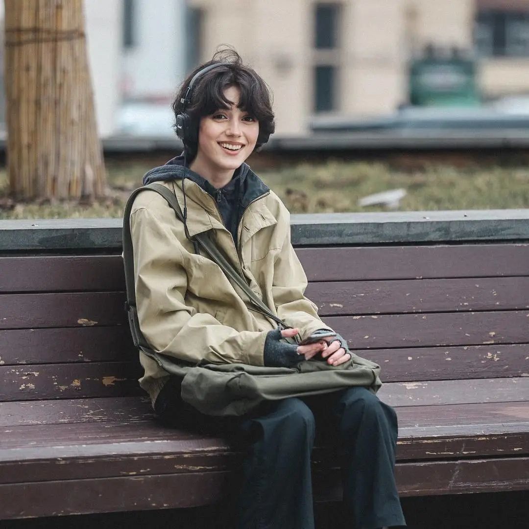 俄罗斯逃课女孩走红,俄罗斯女生被偷拍爆红网络