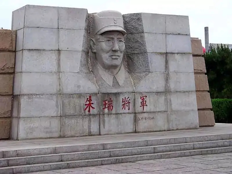 解放战争，我*党**阵亡的最高将领是谁？