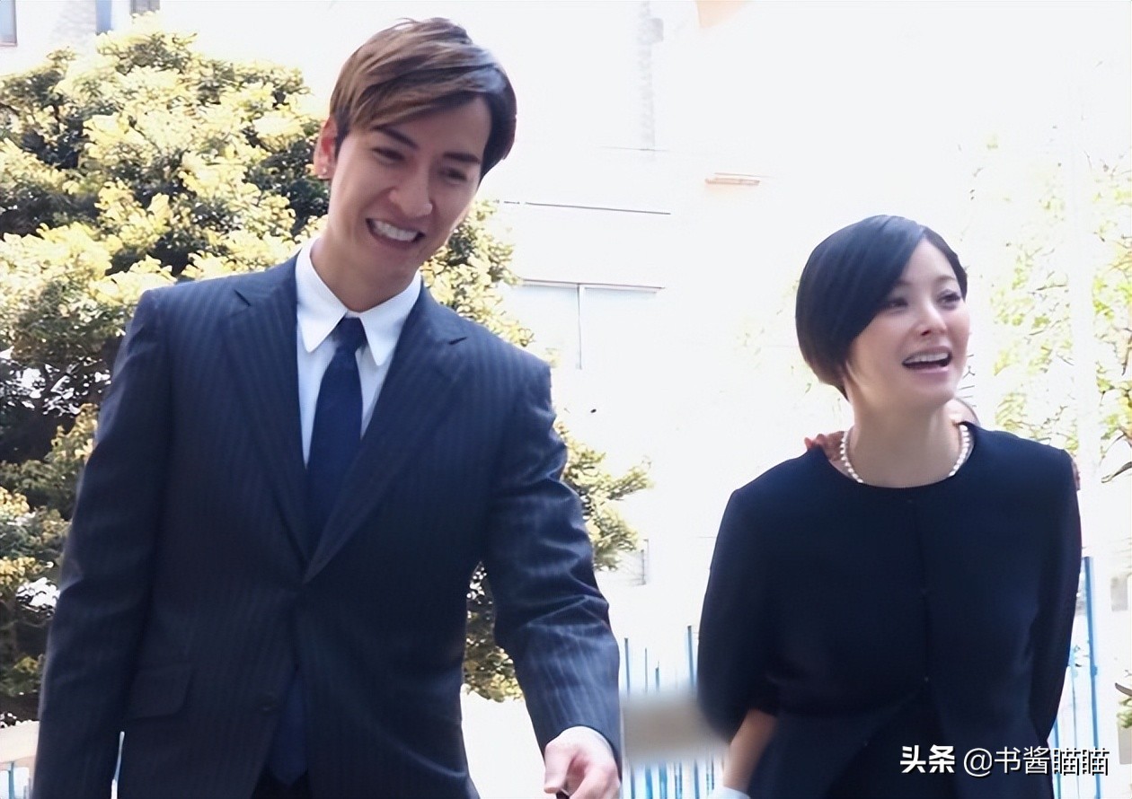 三种日本明星人夫宠爱模式的本质：男人够成熟且认命，女人变好命