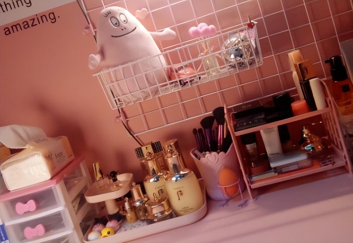 女大学生开学第一天宿舍真实情况,当代女大学生的宿舍生活现状