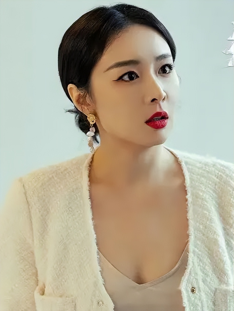 “狂飙”大嫂好会背包，看着好眼馋啊！