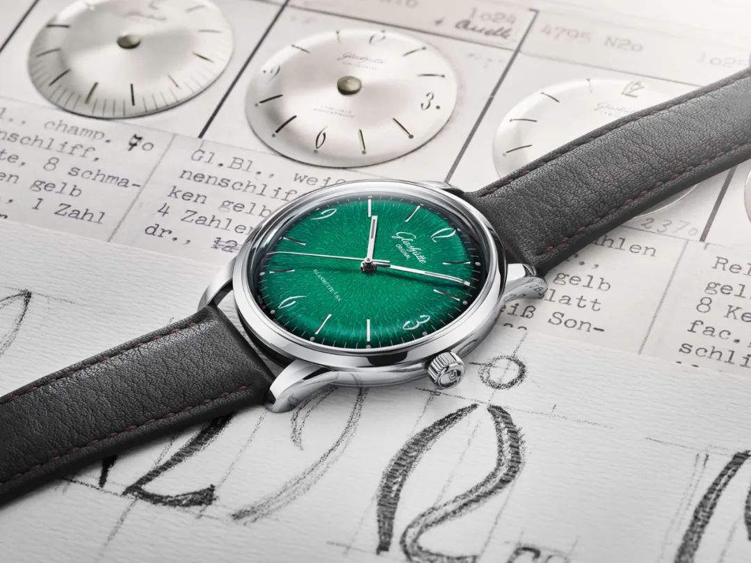 为什么现在比较流行绿色,为什么绿色表盘这么流行