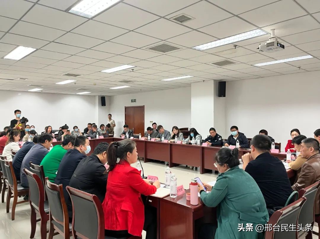 今天上午10点开播!《生活大家帮》,有事打电话!