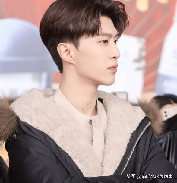 靠刘海撑起来的颜值,靠刘海撑起的颜值男生