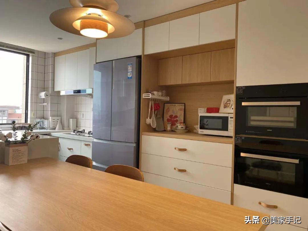 沙发不靠墙后面放柜子,沙发后柜子不靠墙