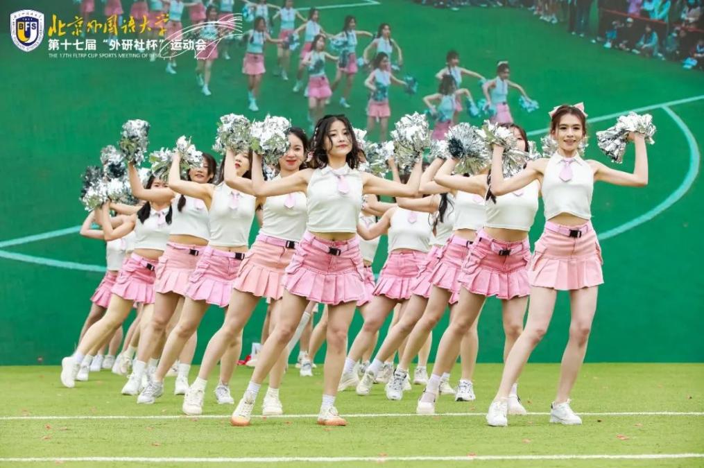 世界冠军在高校表演跳绳,世界冠军助阵表演视频