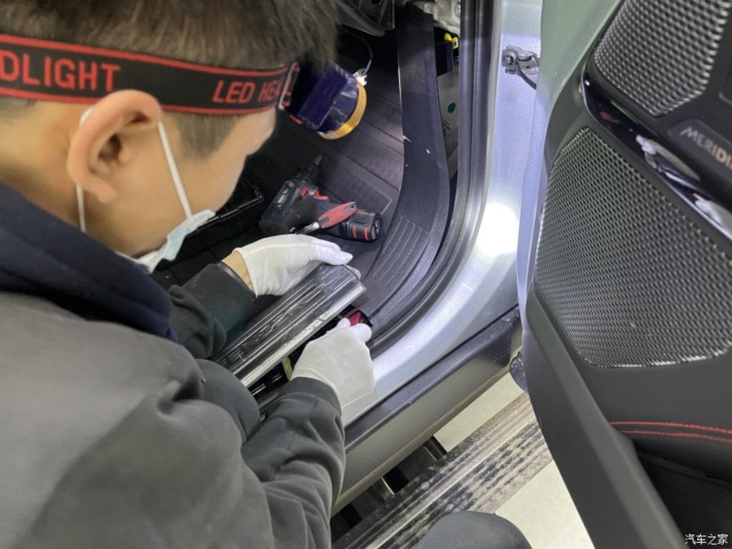 路虎卫士单色内饰氛围灯图解,路虎卫士改装氛围灯毛病