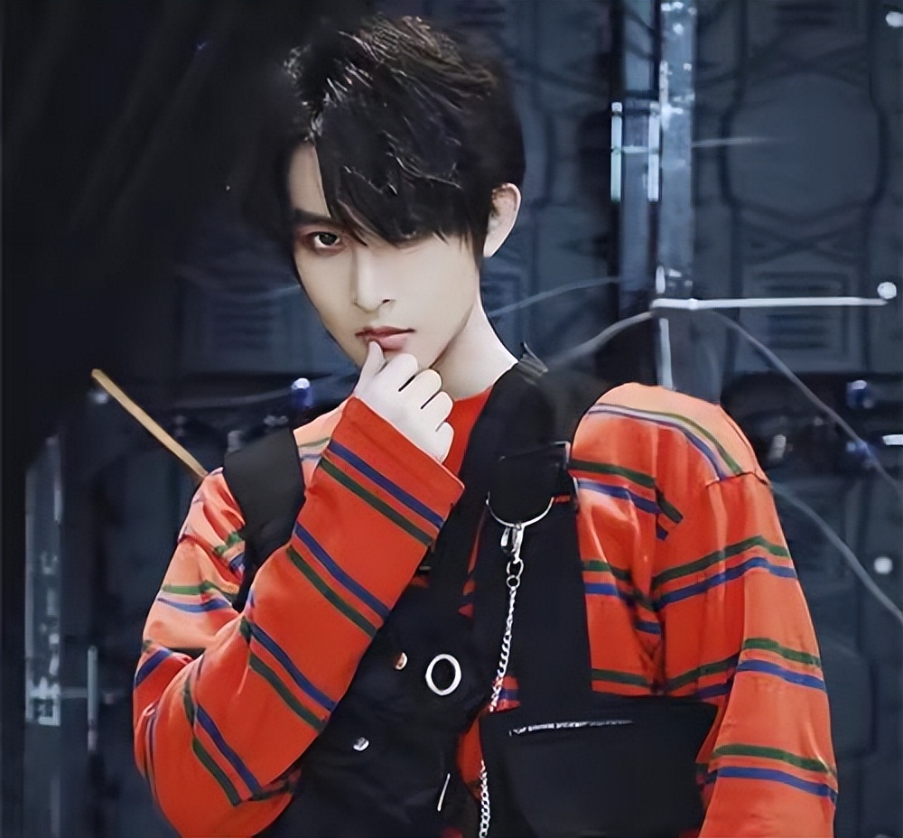 四川成都coser被大妈骂,成都coser被骂哭