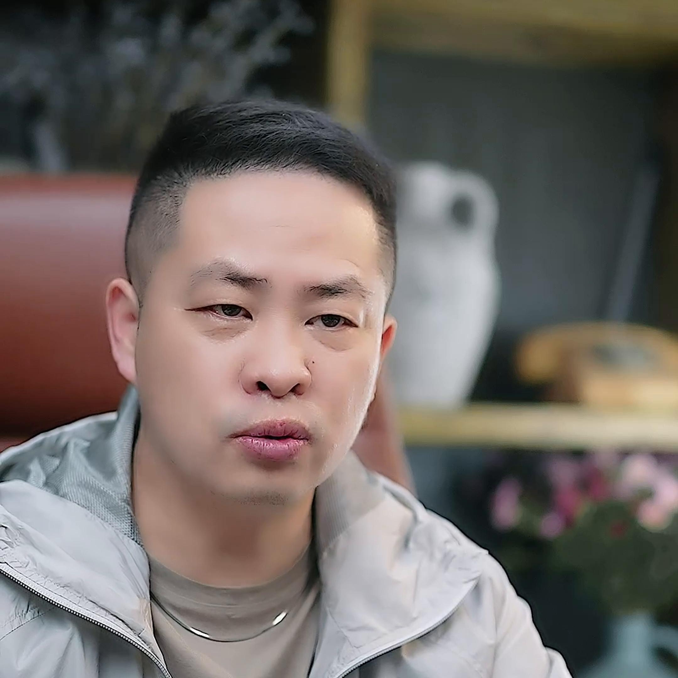 11岁男孩如何培养,男孩子怎么跟父母分床睡