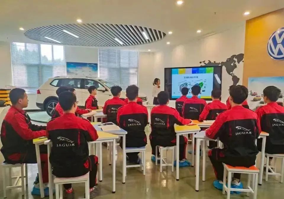 校企联合开班、45000余平实训基地,川汽职院助你就业有“位”来