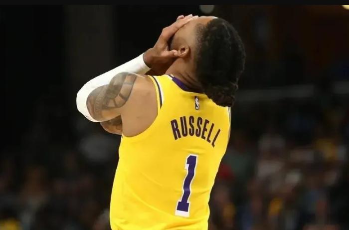 正负值-25！1.2亿先生被教练暗批，0篮板站着看戏，恐沦为替补