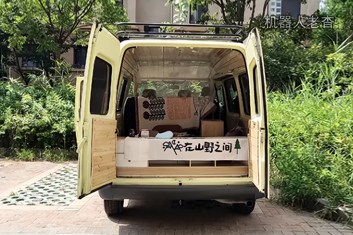 福特新全顺短轴低顶床车自驾游,福特经典全顺改装露营车